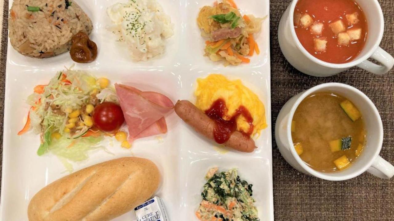 Toyoko Inn Okinawa Naha Kokusai-Dori Miebashi-Eki Екстер'єр фото