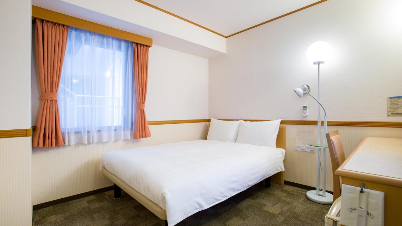 Toyoko Inn Okinawa Naha Kokusai-Dori Miebashi-Eki Екстер'єр фото