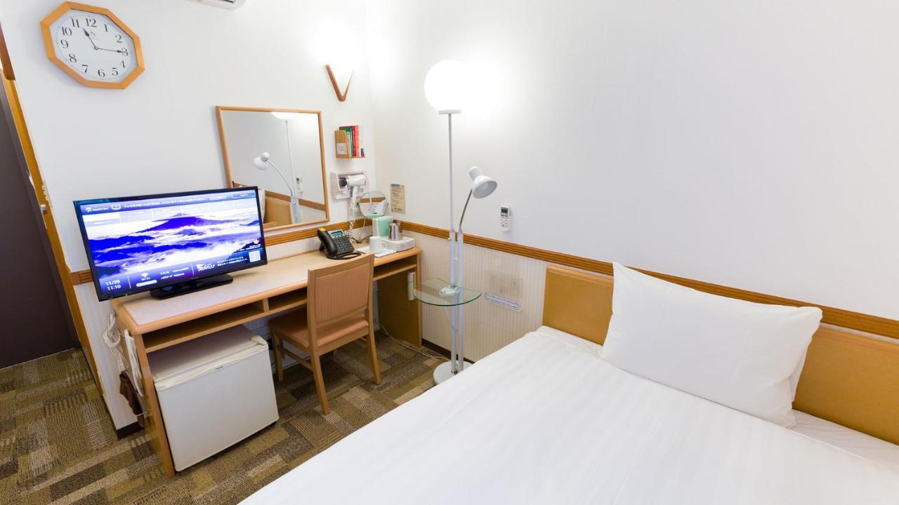 Toyoko Inn Okinawa Naha Kokusai-Dori Miebashi-Eki Екстер'єр фото