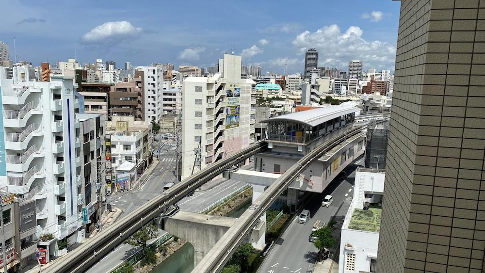 Toyoko Inn Okinawa Naha Kokusai-Dori Miebashi-Eki Екстер'єр фото
