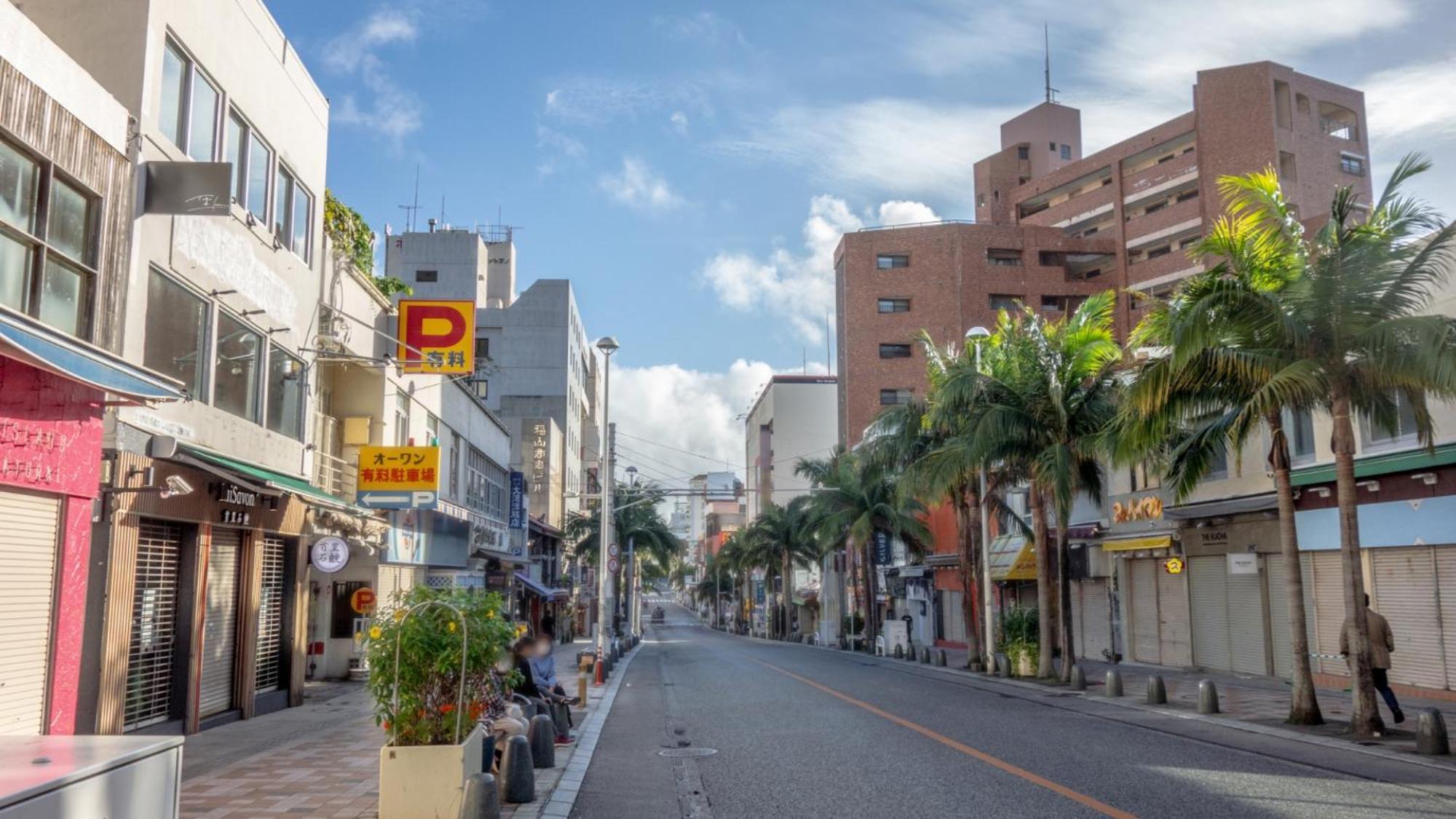 Toyoko Inn Okinawa Naha Kokusai-Dori Miebashi-Eki Екстер'єр фото