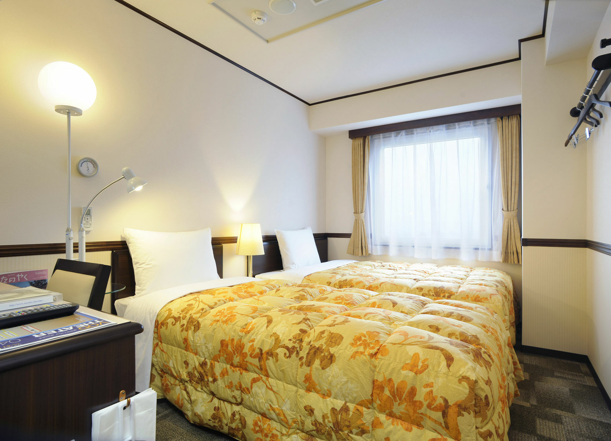 Toyoko Inn Okinawa Naha Kokusai-Dori Miebashi-Eki Екстер'єр фото