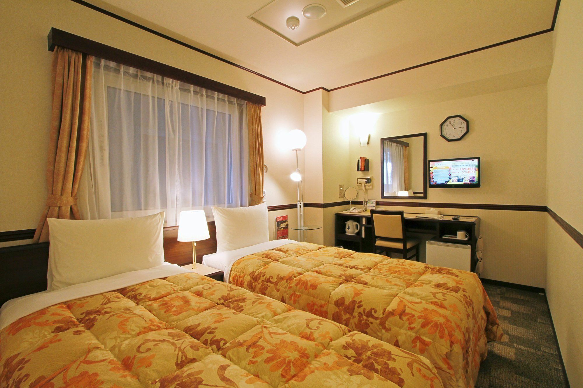 Toyoko Inn Okinawa Naha Kokusai-Dori Miebashi-Eki Екстер'єр фото