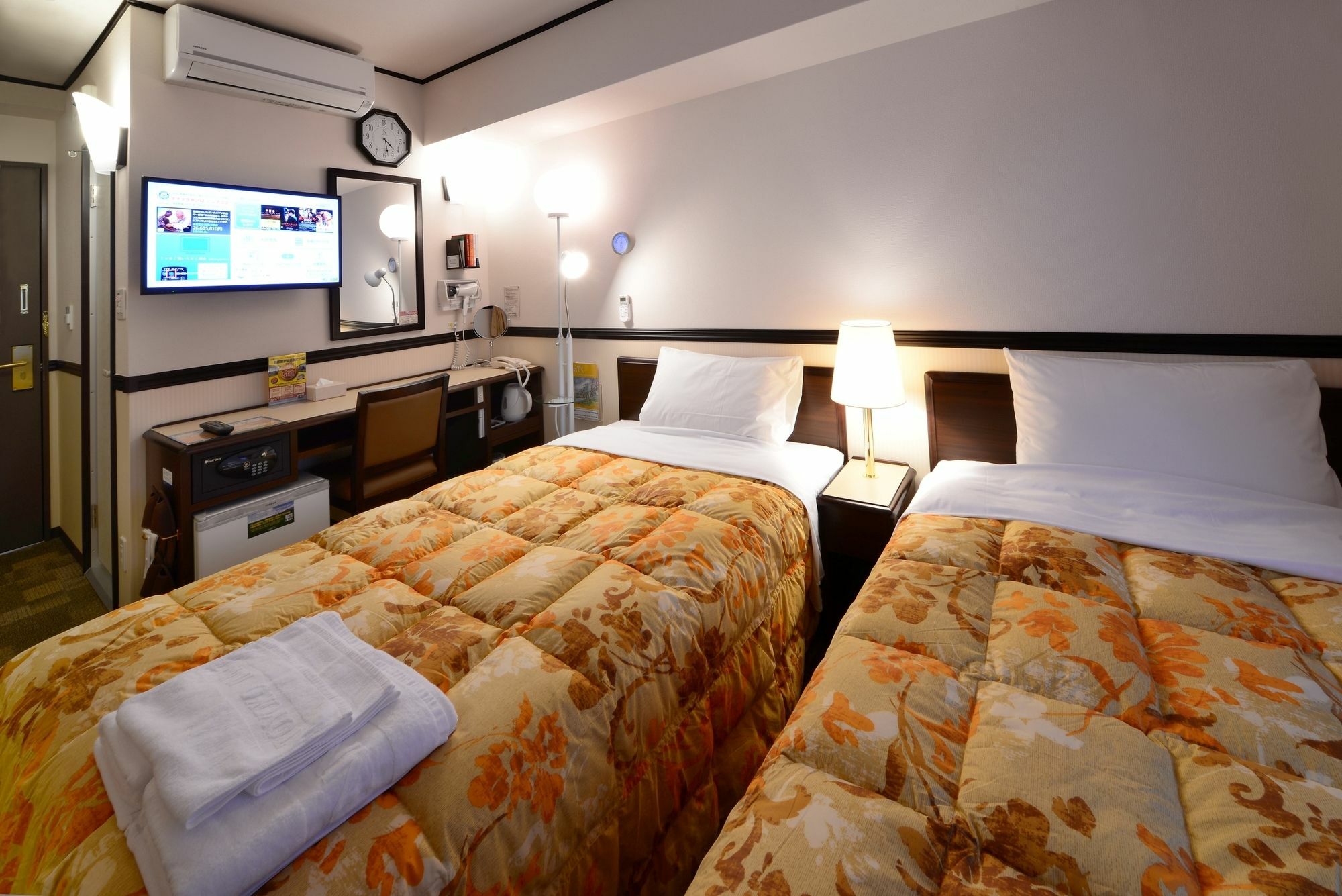 Toyoko Inn Okinawa Naha Kokusai-Dori Miebashi-Eki Екстер'єр фото