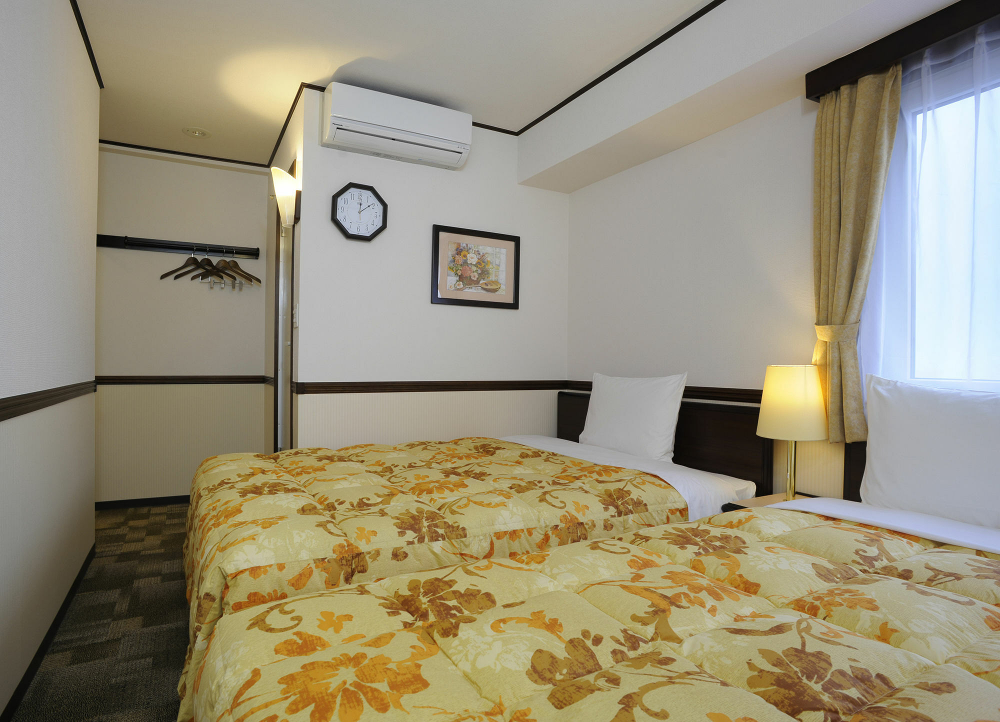 Toyoko Inn Okinawa Naha Kokusai-Dori Miebashi-Eki Екстер'єр фото